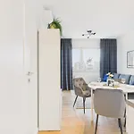 Lägenhet Goclaw Prime Uminskiego By Solarento Warszawa