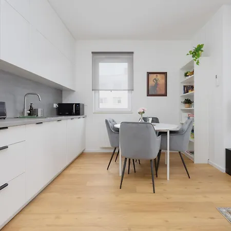 Apartment Goclaw Prime Uminskiego By Solarento *