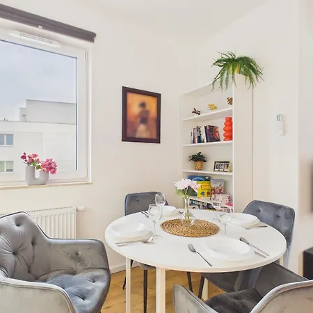 Goclaw Prime Uminskiego By Solarento Apartment Warsaw