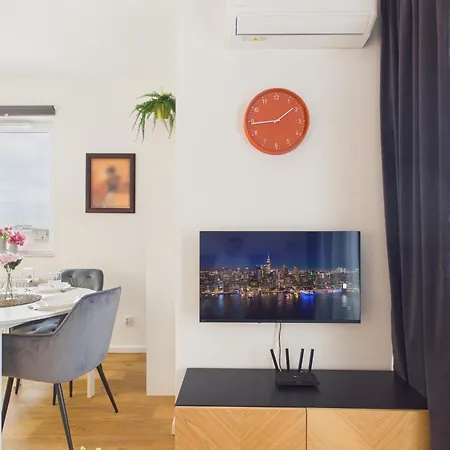 Apartment Goclaw Prime Uminskiego By Solarento *