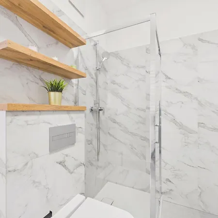 Goclaw Prime Uminskiego By Solarento Apartment *