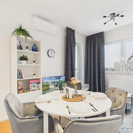 Apartment Goclaw Prime Uminskiego By Solarento Warsaw